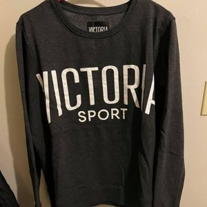 Victoria sport light crew neck size large